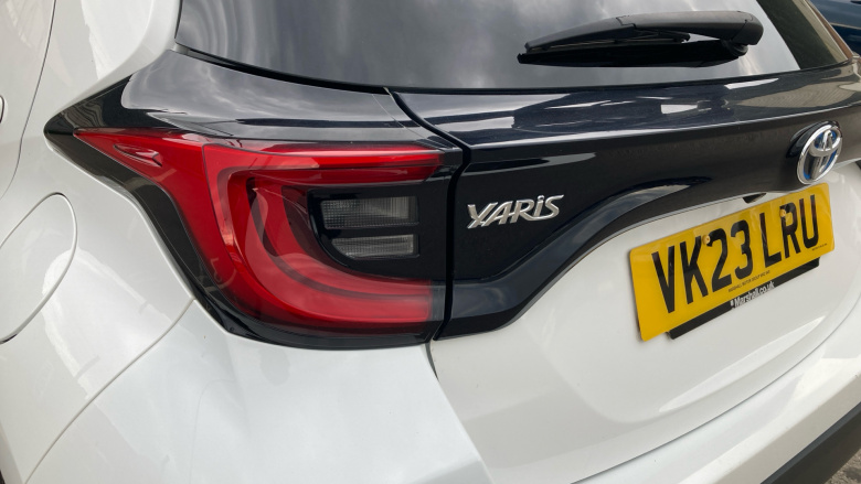 Toyota Yaris 1.5 Hybrid Design 5dr CVT Hybrid Hatchback